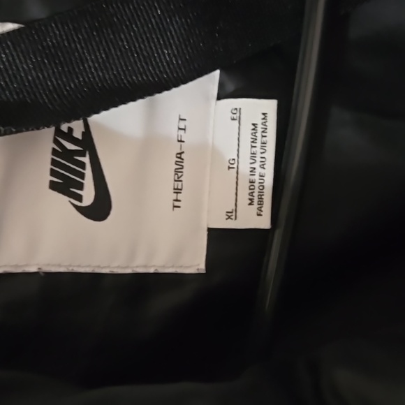 Nike Coat - Picture 2 of 3